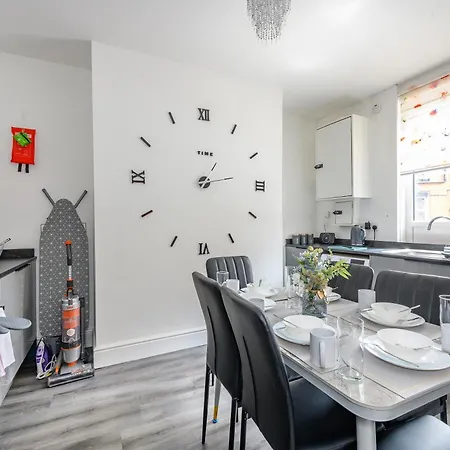16pt3 - Serene And Soothing In Armley Leeds (West Yorkshire)